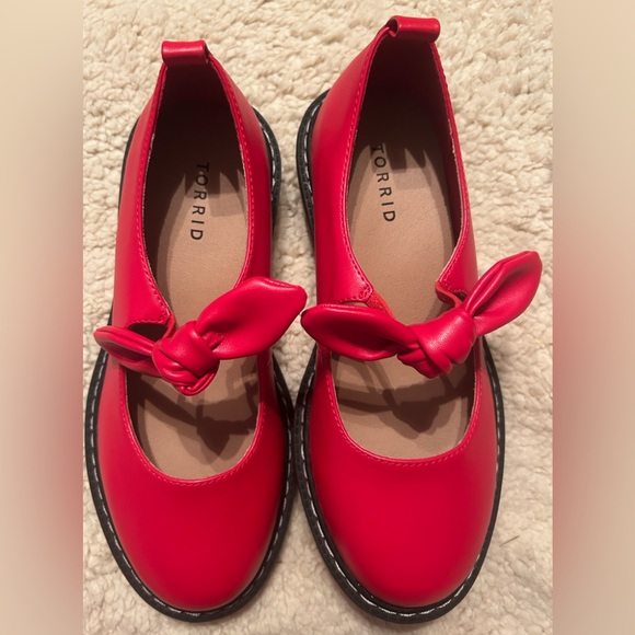 NWOT Torrid Lug Sole Mary Jane - Picture 2 of 5